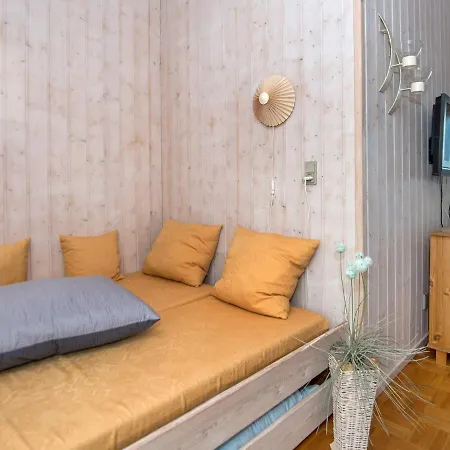 Holiday Lxxv Holiday home Glesborg